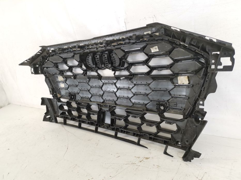 Централна решетка Ауди А3 / Audi A3 8Y Оригинална