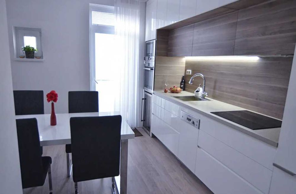 Дава се под наем Двустаен апартамент в Пловдив, Тракия - 52 кв.м за 255 € - Снимка #2