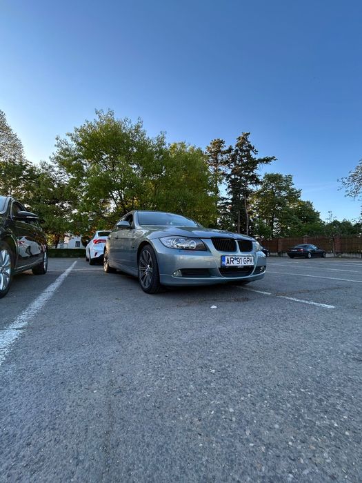 Vând BMW e90,2 litri benzina