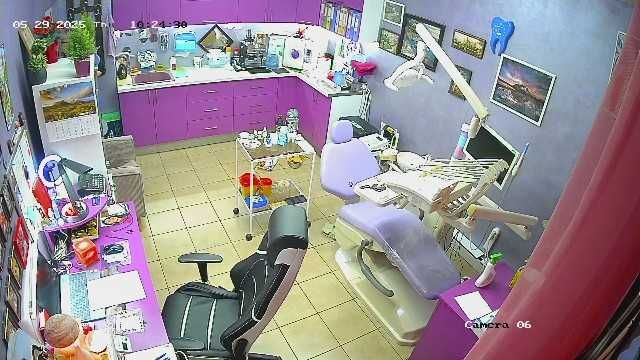 Продавам стоматологичен стол в много добро състояние Китайски.