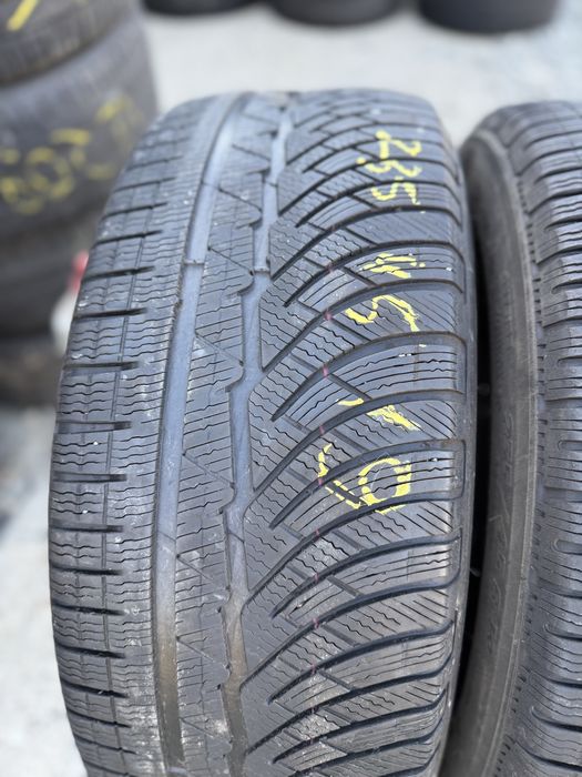 4X 235 45 19 Michelin Pilot Alpin 4