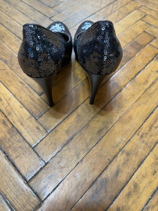 Женские нарядные туфли