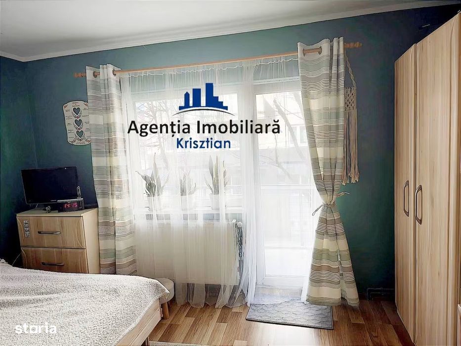 Apartament cu 4 camere de vânzare zona Micro 16