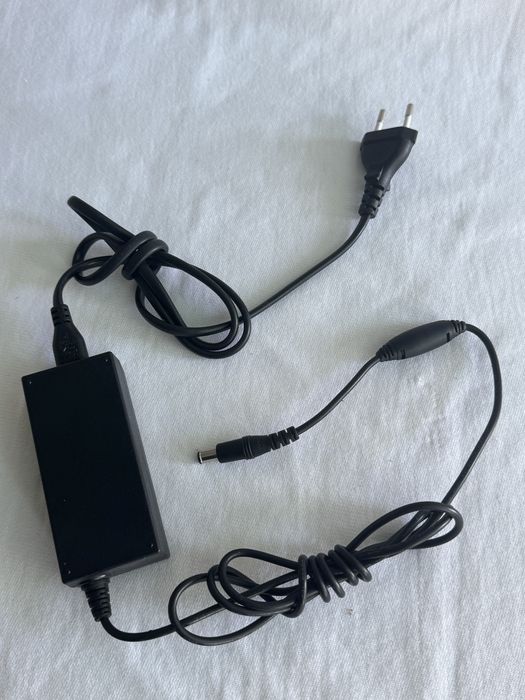 Оригинално зарядно Led lcd монитор Samsung 14V 1.79A 25W , зарядно Samsung