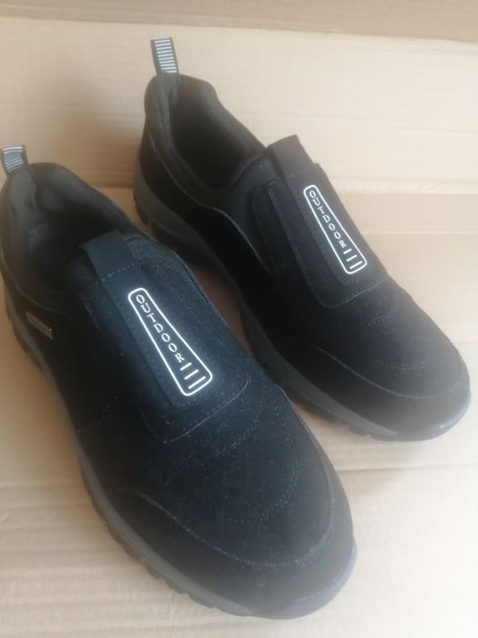 Нови мъжки маратонки.