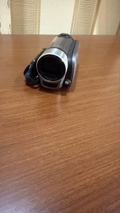 Видеокамера Canon сотилади