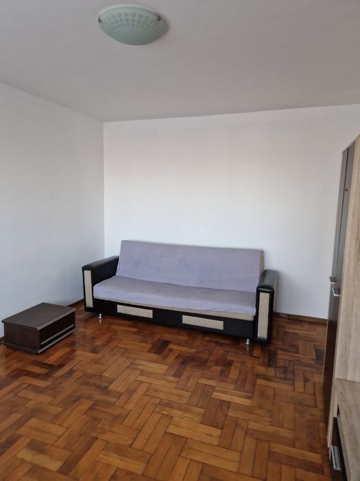 Inchiriez Apartament  2 Camere Roman