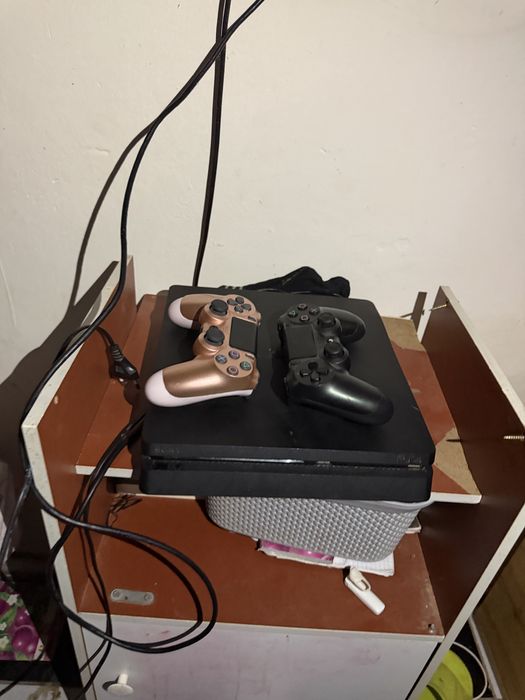 vand ps 4 am nevoie de bani