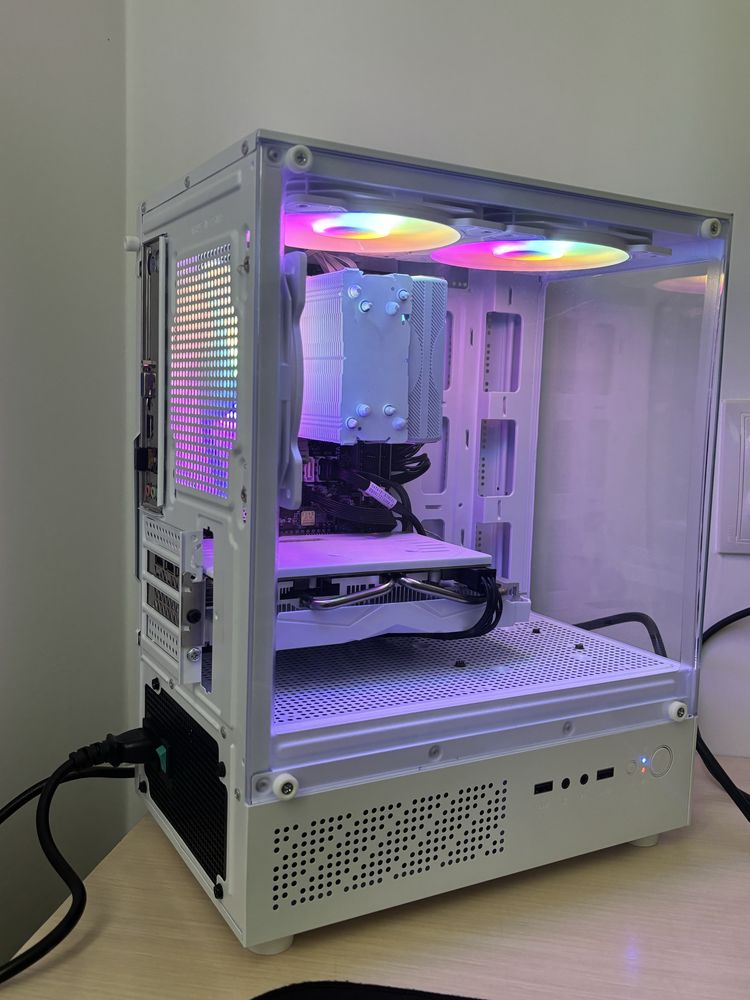 Продам белый игровой ПК с RGB-подсветкой - Настольные компьютеры ...