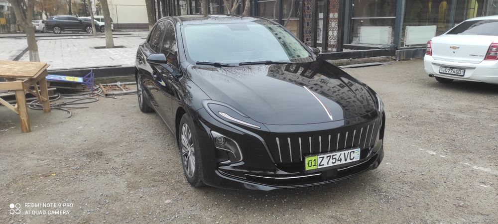 Hongqi e-qm5 sotiladi