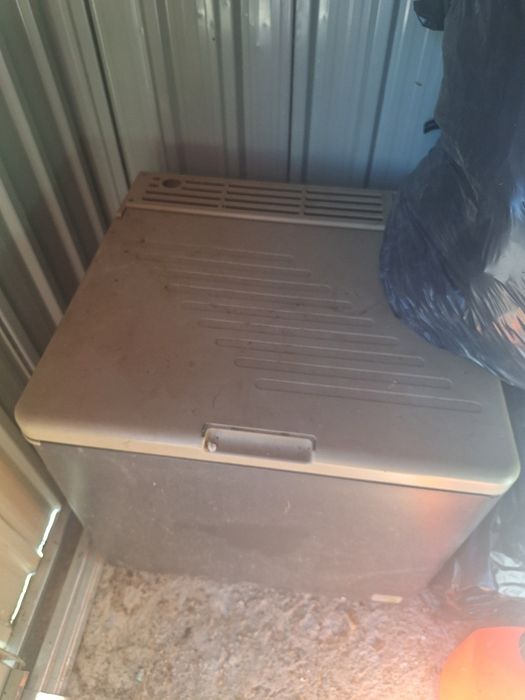 Хладилник на газ и ток