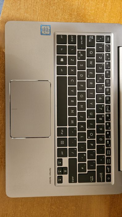 Laptop Asus UX310 Intel i5 6200u 8GB RAM 128GB SSD 13.3" QHD+