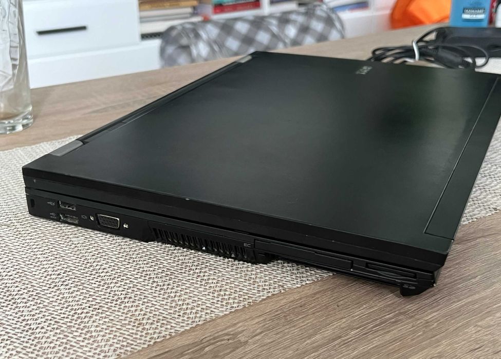Laptop Dell Latitude E6500 fără HDD RAM baterie încărcător funcțional