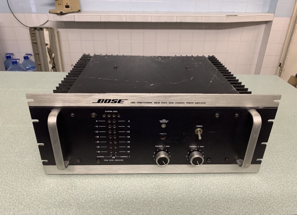 Стъпало Bose 1800