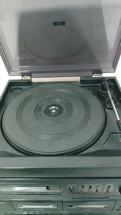 Продаю музыкальный центр