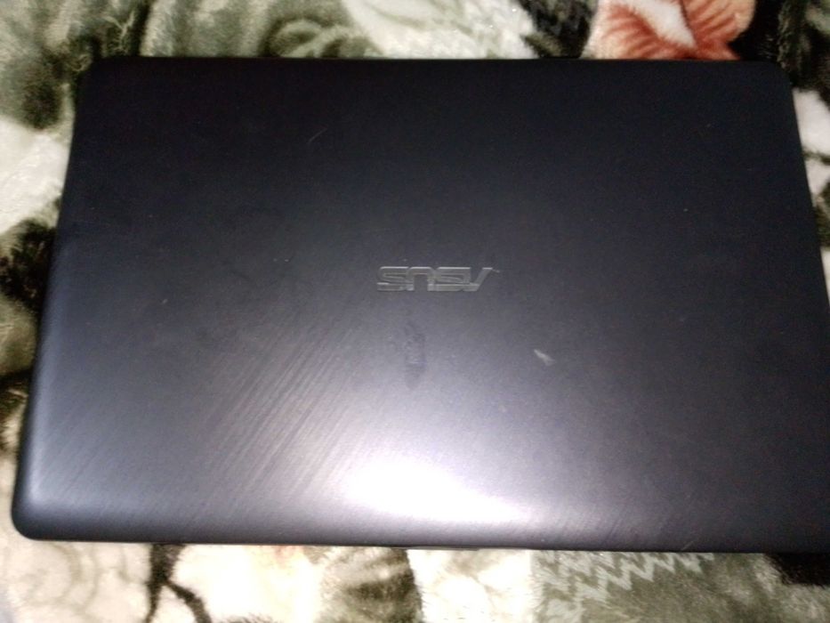 Обменяю ноутбук Асус