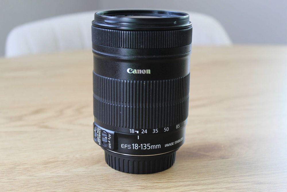 Obiectiv Canon 18-135mm