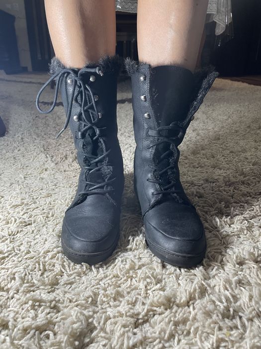 Продам женские ботинки