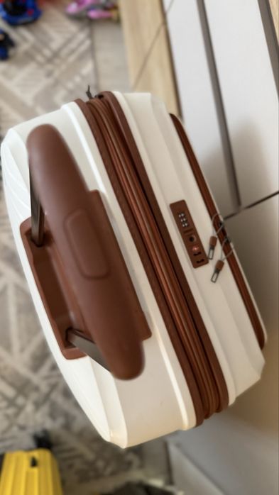 Чемодан большой