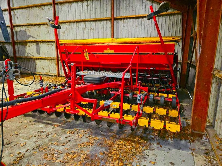 Semanatoare Vaderstad Rapid 400 C Super XL an 2016 cu PREGATIRE PE DISCURI + FERTILIZARE + Distribuitor seminte mici Kuhn Amazone Gaspardo John Deere