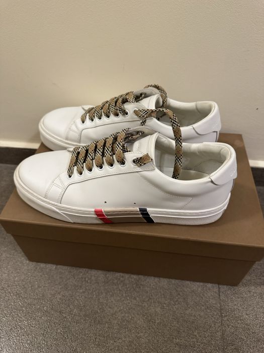 Burberry sneakers