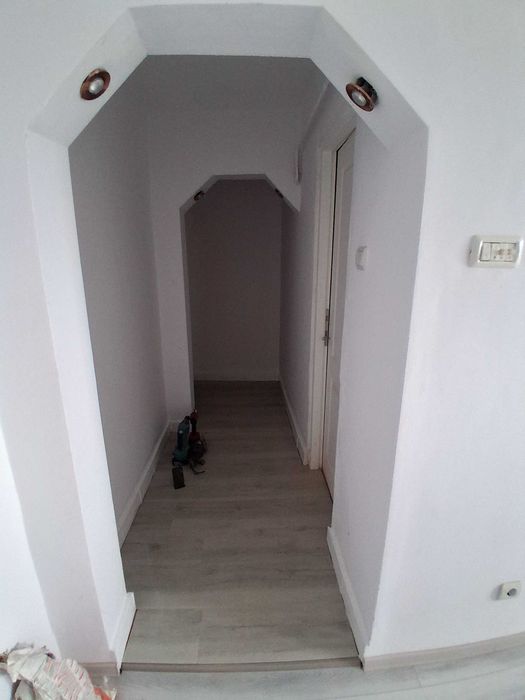 Apt cu 2 camere semidecomandat
