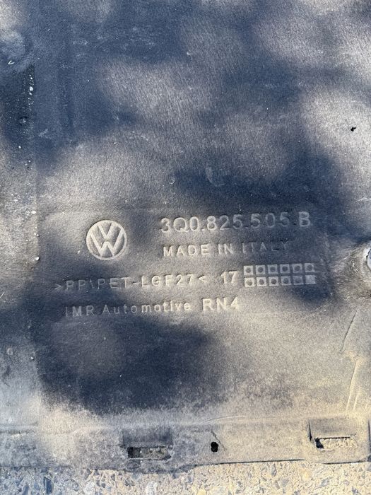 Scut motor și carenaje roți Volkswagen Arteon – OEM – în stare bună