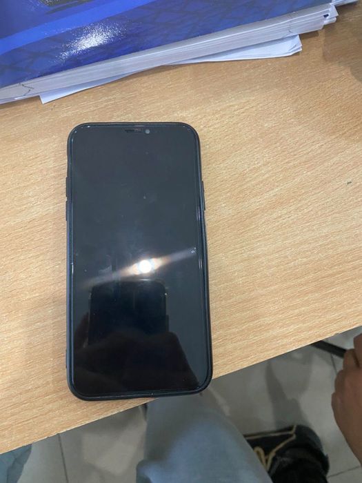 Продавам IPhone X