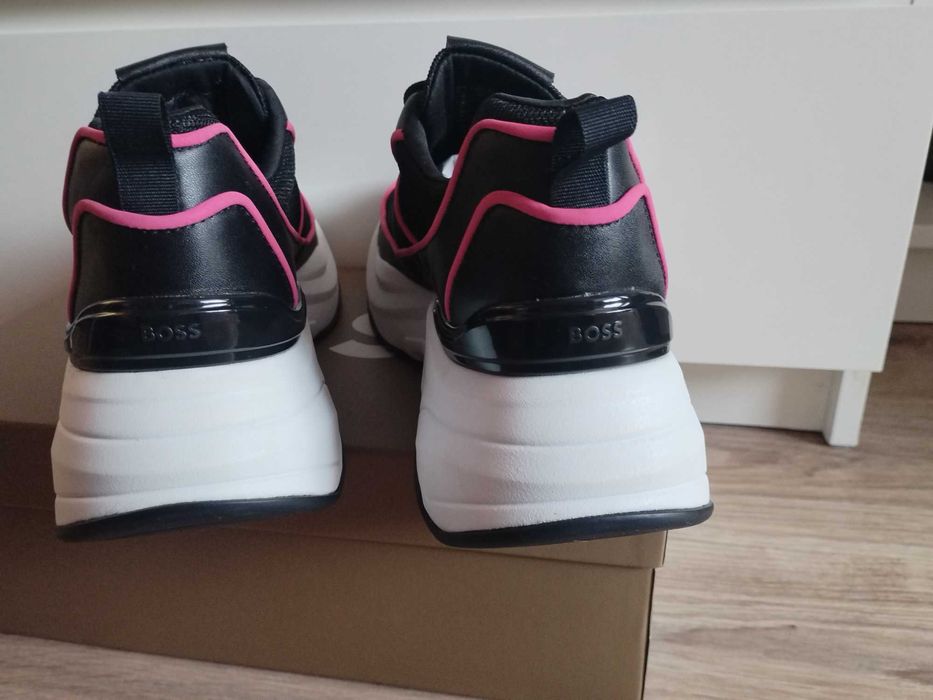 Нови сникърси BOSS - 41 р-р