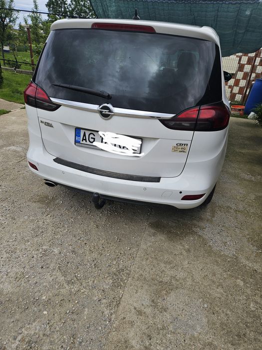 Opel Zafira c 7 locuri