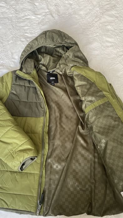 Продам куртку VANS оригинал