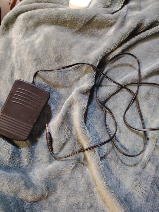 Електрически крачен педал за шевни машини