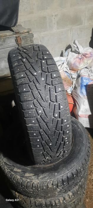 Продаю шины с дисками 205/65 r15