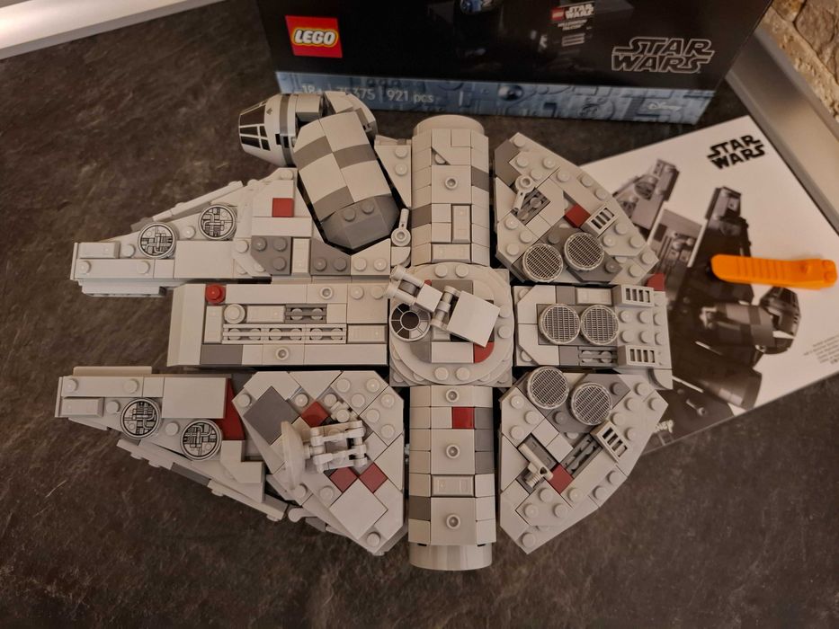LEGO Star Wars Millennium Falcon 75375
