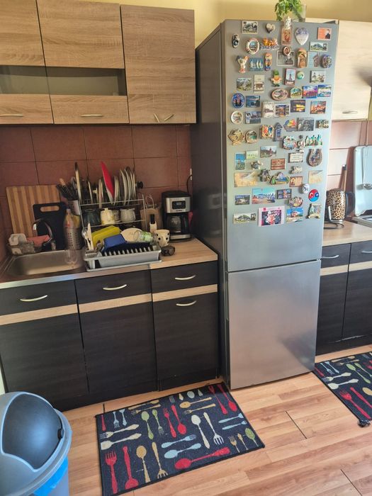 Apartament la casă curte comună