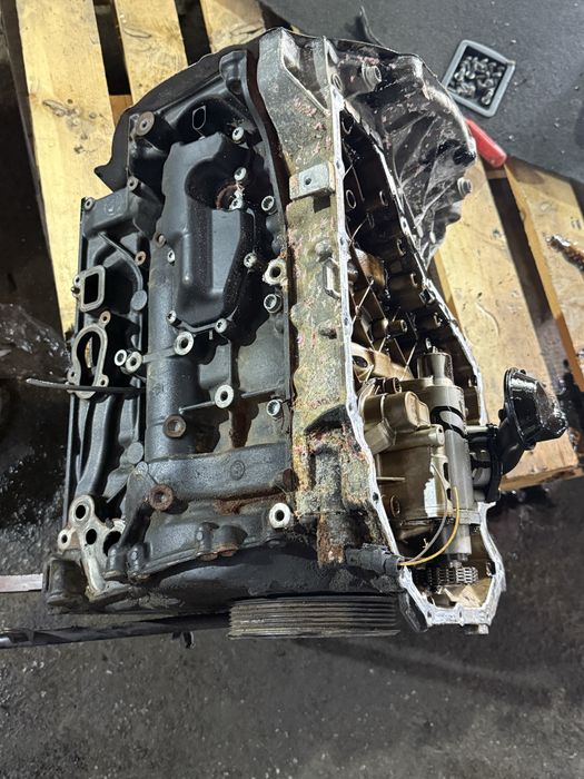 Долнище блок , колянов вал , маслена помпа картер audi 2.0 tdi 211 CDN