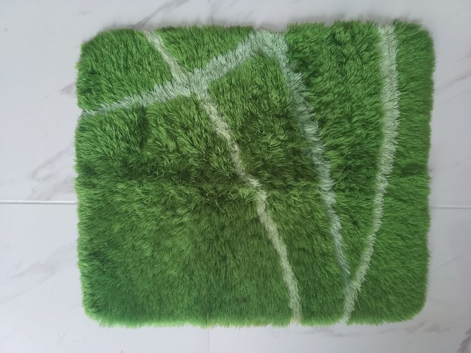 Подложки за хранене и постелки