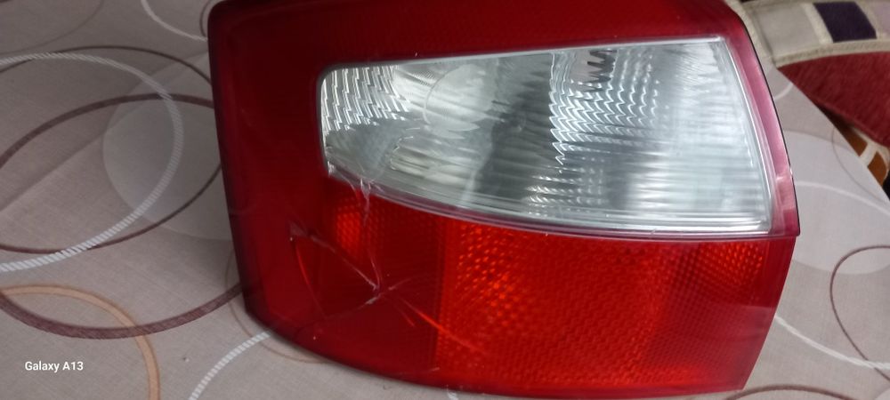 Продавам заден ляв стоп за Аудио А4