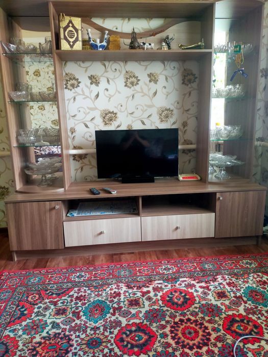 Полка для телефизора и сервиза