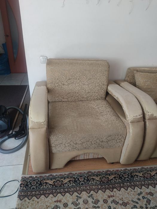 Продам мягкий уголок, диван 2 кресла