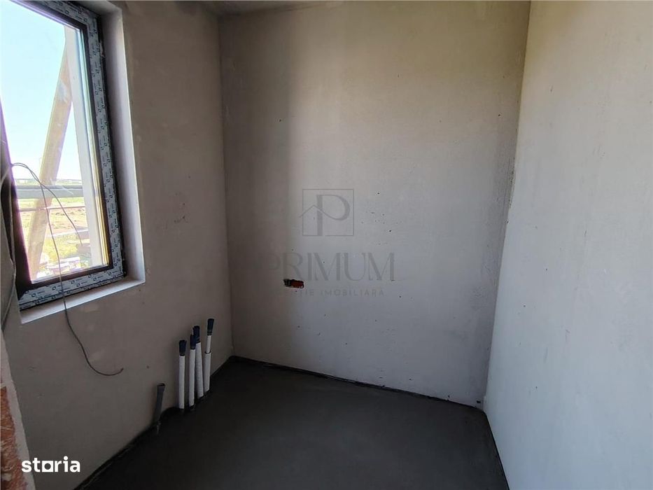 Duplex despartit prin C.T.- dormitor la parter - canalizare