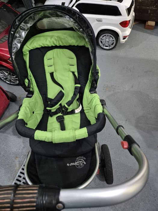 Vând Cărucior rotativ 360° cu mâner reversibil pentru copii 3 în 1.