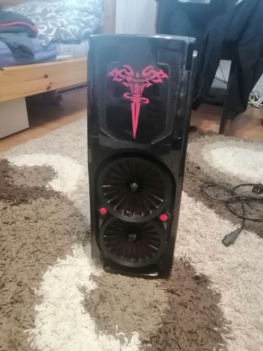 PC Gaming
Procesor: Amd FX 6600
Placă Video: Nvidia GT 730
SSD 256 GB