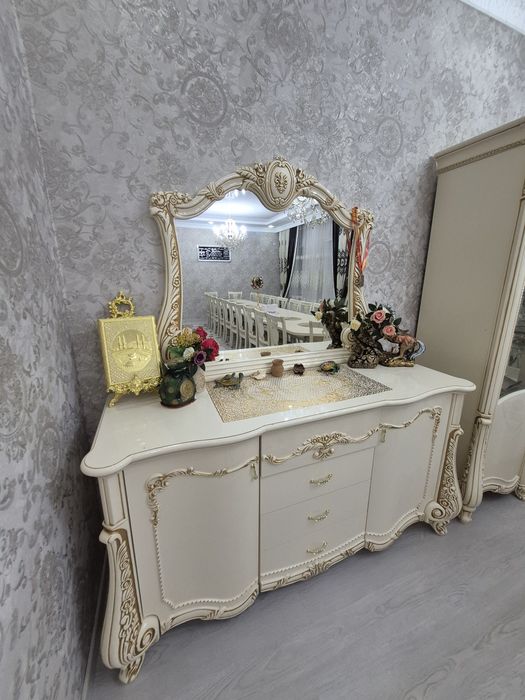 Сервант с комодом