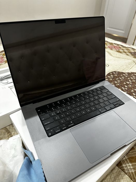 MacBook Pro 16” на M1 (16 ГБ/ 1 ТБ)
