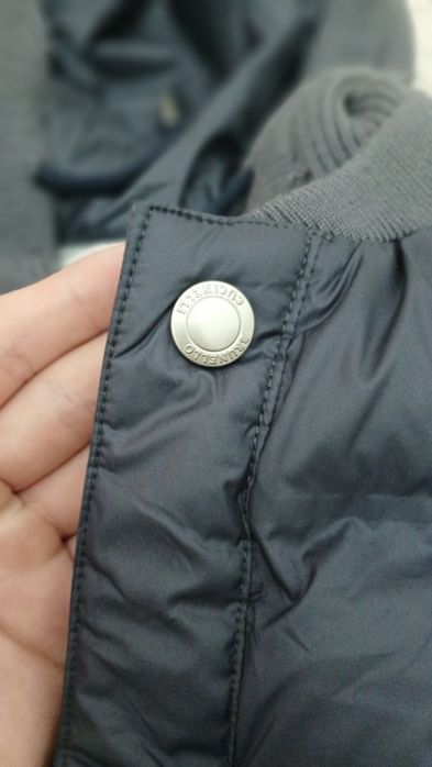 Продаю безрукавку Brunello cucinelli  оригинал ,как новый размер L-XL