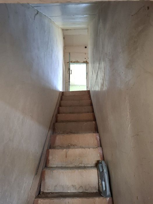 2etajli 6sotixli hovli (katedj) sotiladi