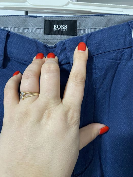 Pantaloni Hugo boss marimea 48