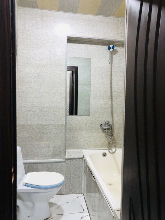 Сдается 1-комнатная квартира рядом рынок Кадышева. В бывшем общежитит