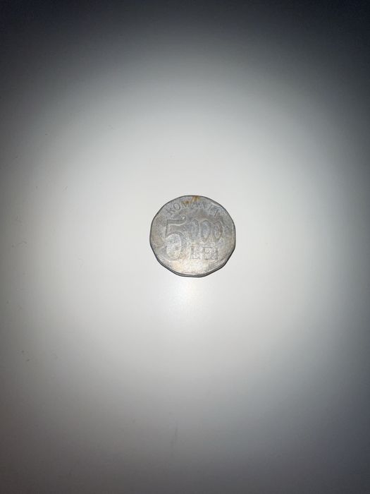 Vand moneda 5000 lei 2002